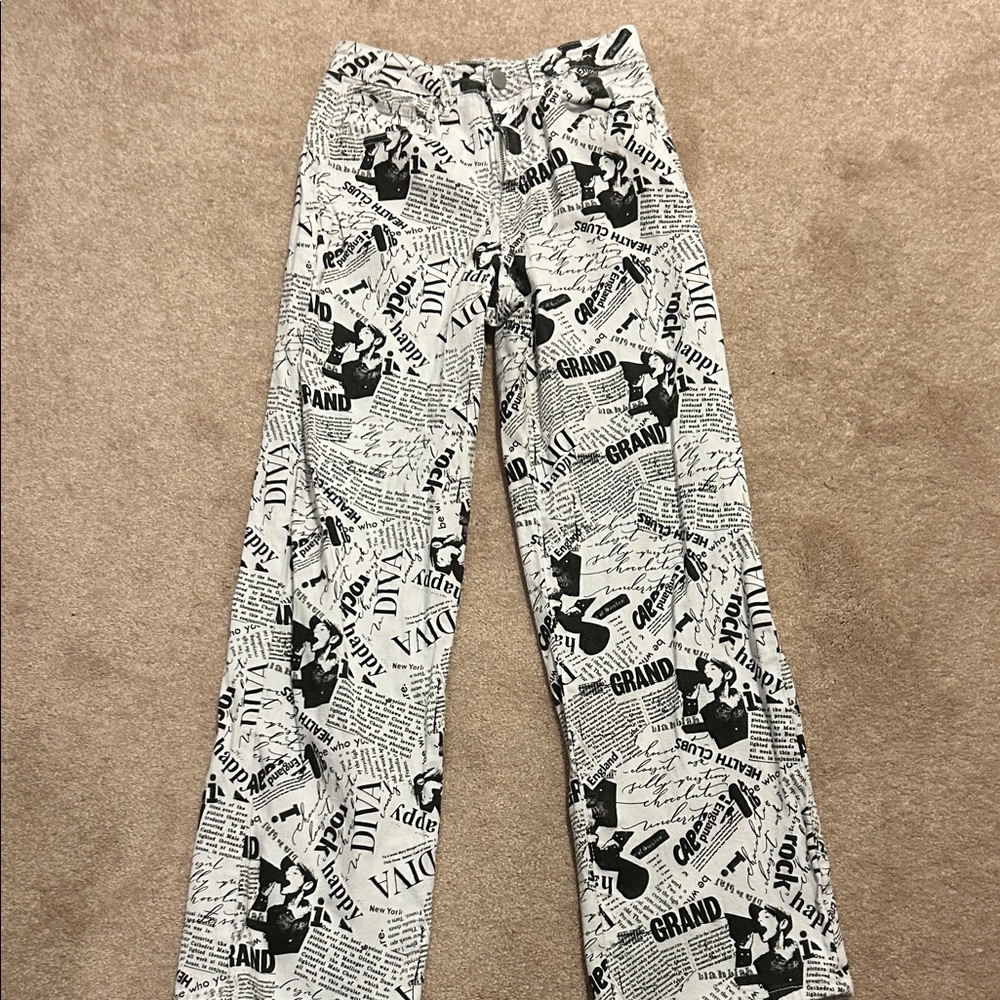 Black and White Graphic Print Pants